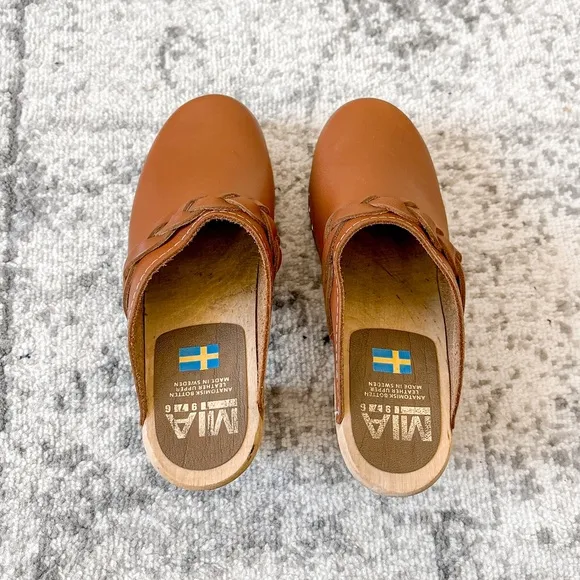 Mia Elsa Luggage Leather Clog Mules Swedish