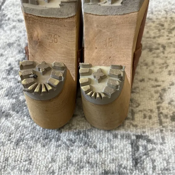 Mia Elsa Luggage Leather Clog Mules Swedish