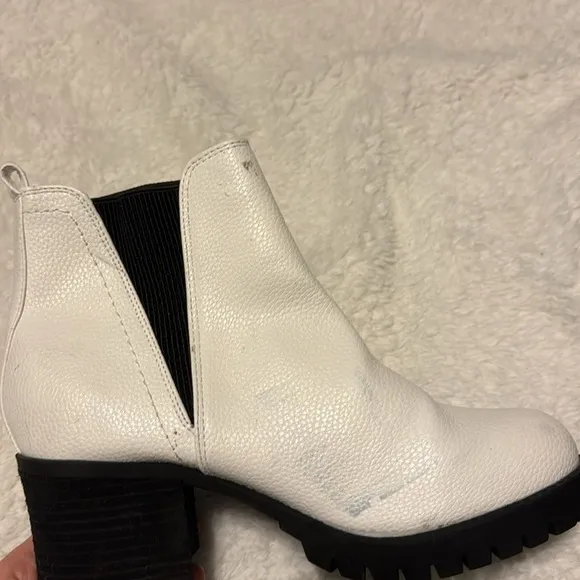 Mia Jody Chelsea Boot - Size 7.5