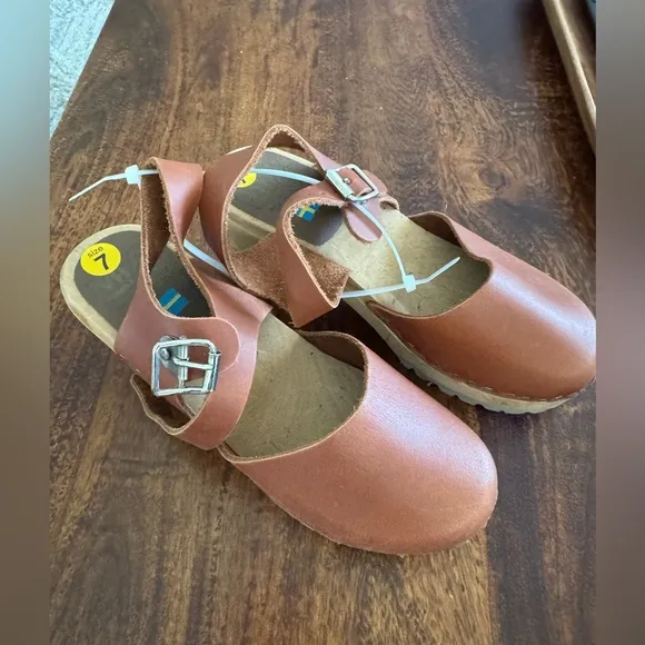 Mia Abba Swedish 70's style wooden clog heels women's