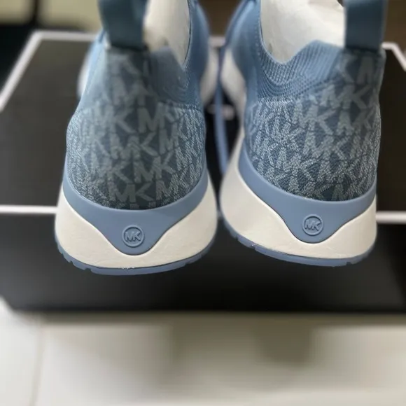Michael KORS DAX SLIP ON STRETCH KNIT sky blue shoes size 11