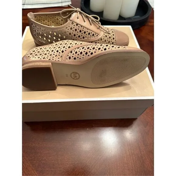 “MICHAEL Kors sunny lace up Vachetta leather  laser cut toe oxfords size 6