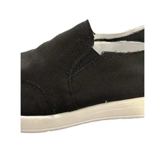 Minnetonka Men's Expanse Slip-On Shoes Black Size 13M Comfortable Eco-Friendly