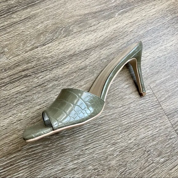 Missguided Green Square Toe Mid Heel Mules