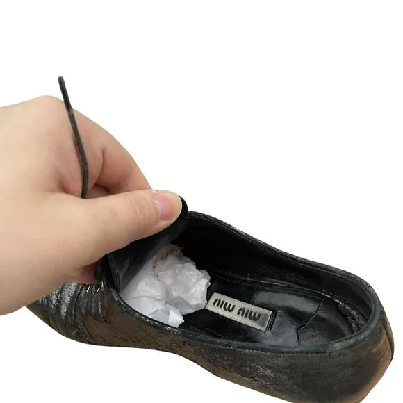 Miu Miu Crinkled Patent Leather Pointed Toe Oxfords Silver Size 39 / US 9