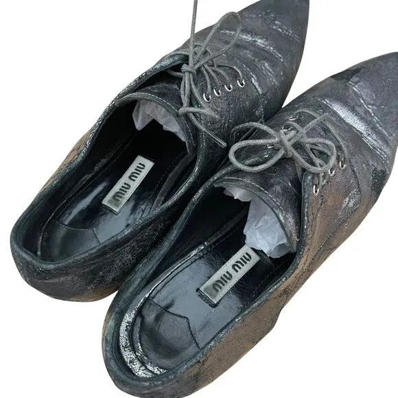 Miu Miu Crinkled Patent Leather Pointed Toe Oxfords Silver Size 39 / US 9