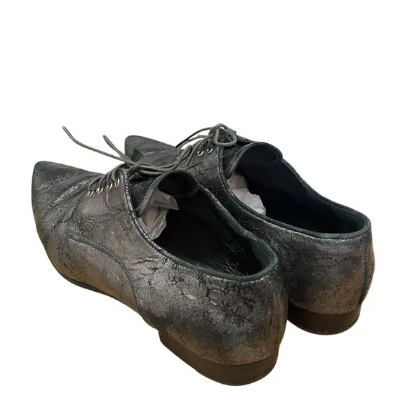 Miu Miu Crinkled Patent Leather Pointed Toe Oxfords Silver Size 39 / US 9