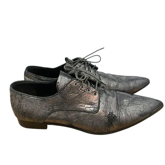 Miu Miu Crinkled Patent Leather Pointed Toe Oxfords Silver Size 39 / US 9