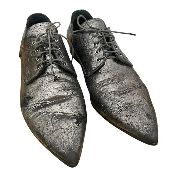 Miu Miu Crinkled Patent Leather Pointed Toe Oxfords Silver Size 39 / US 9