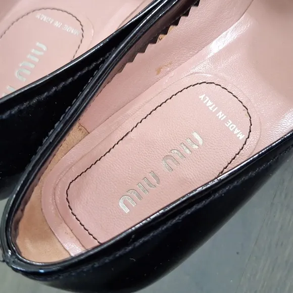 Miu Miu Patent Leather Kitten Heels Black Size 6 TLC