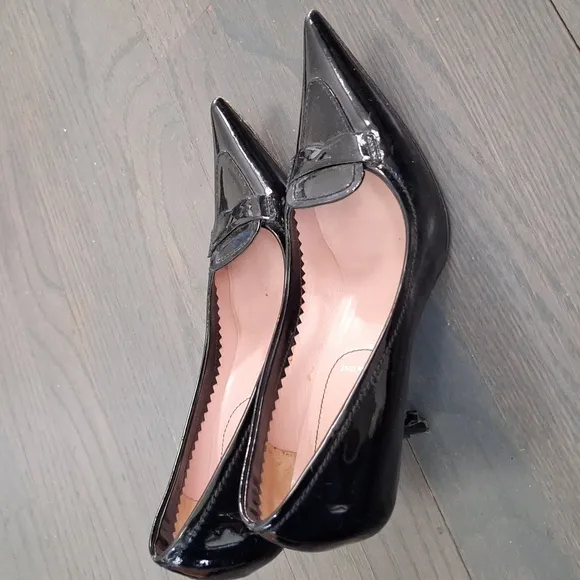 Miu Miu Patent Leather Kitten Heels Black Size 6 TLC