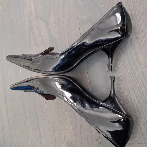 Miu Miu Patent Leather Kitten Heels Black Size 6 TLC