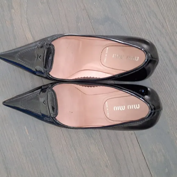 Miu Miu Patent Leather Kitten Heels Black Size 6 TLC