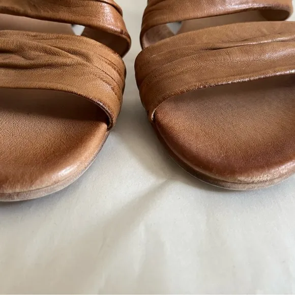Miz Mooz Cassie Wide Strappy Zip Up Brown Leather Low Heel Sandals Size …