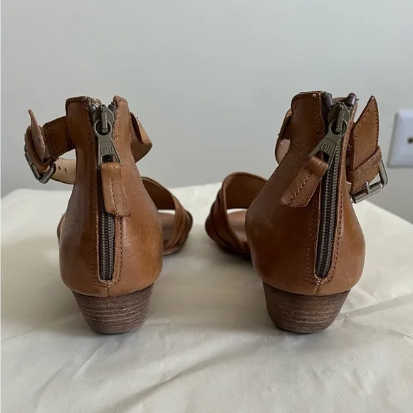 Miz Mooz Cassie Wide Strappy Zip Up Brown Leather Low Heel Sandals Size …