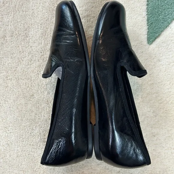 Munro Black Crinkle Leather Slip On Loafer’s 8.5