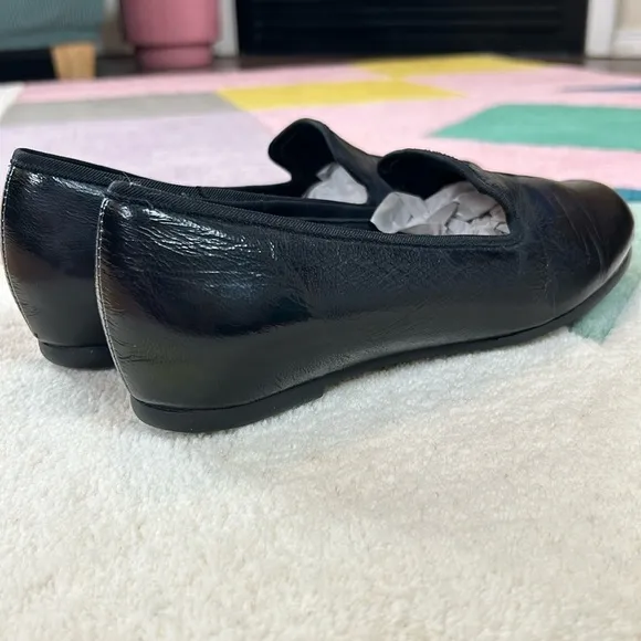 Munro Black Crinkle Leather Slip On Loafer’s 8.5