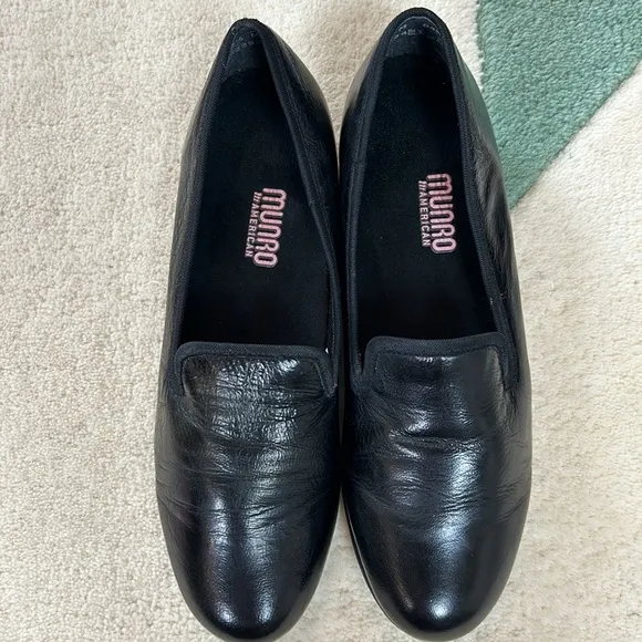 Munro Black Crinkle Leather Slip On Loafer’s 8.5