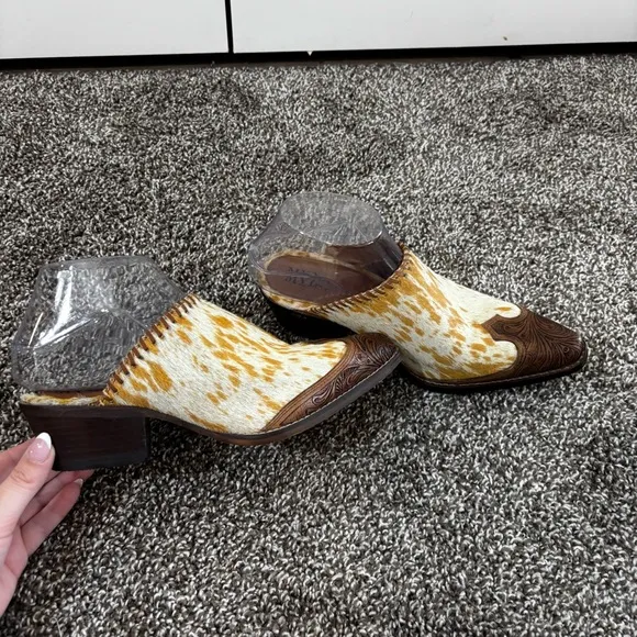 Myra ORANGE WESTERN HAND-TOOLED MULES SIZE 7 NEW IN BAG