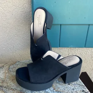 Naked Feet Freja Block Heel Mule! Size 7.5