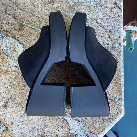 Naked Feet Freja Block Heel Mule! Size 7.5