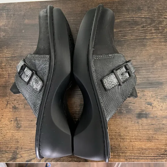 NAOT AVIGNON COAL/REPTILE Grey Black Women’s Size 5 / 36 Comfort Clogs NEW