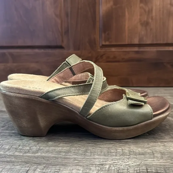 NAOT sandals, Size 7, green, travel, slip on, leather, comfortable walking shoes