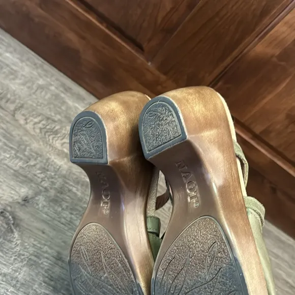 NAOT sandals, Size 7, green, travel, slip on, leather, comfortable walking shoes