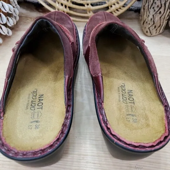 Naot Womens 7/EU 38 Red Clogs Closed Toe Mule Leather Slip On Low Heel Comfort