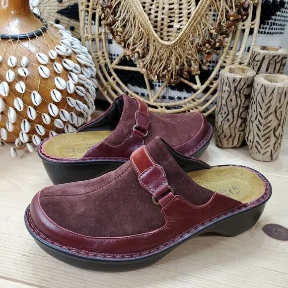 Naot Womens 7/EU 38 Red Clogs Closed Toe Mule Leather Slip On Low Heel Comfort