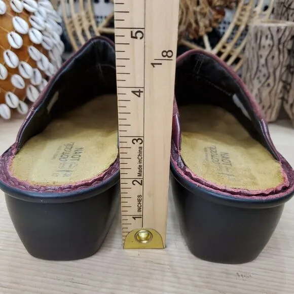 Naot Womens 7/EU 38 Red Clogs Closed Toe Mule Leather Slip On Low Heel Comfort