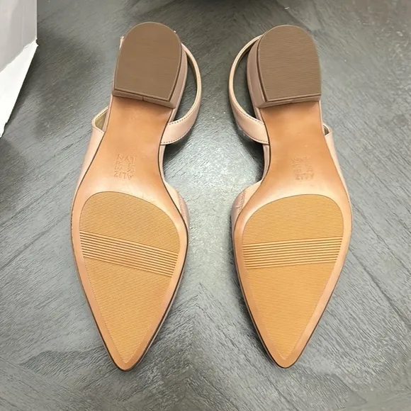 NATURALIZER BANKS POINTED TOE FLAT (WIDE)