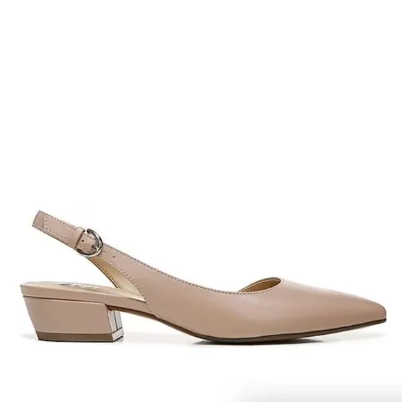 NATURALIZER BANKS POINTED TOE FLAT (WIDE)