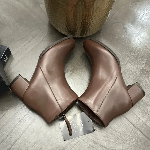 NATURALIZER Bay Chocolate Waterproof Leather (WIDE)