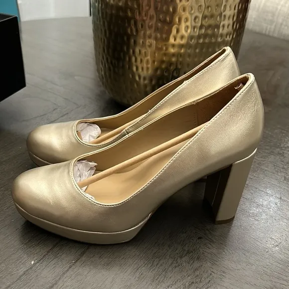 Naturalizer Berlin Platform Pump