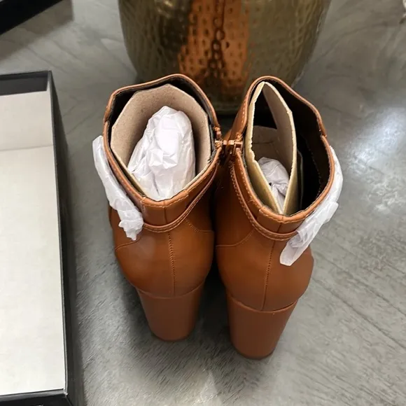 Naturalizer Berri Bootie (WIDE)