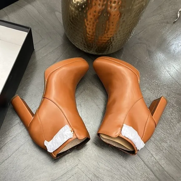 Naturalizer Berri Bootie (WIDE)