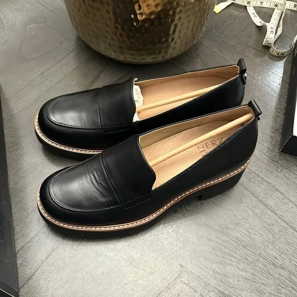 NATURALIZER DARRY LUG SOLE LOAFER (WIDE)