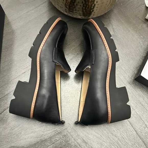 NATURALIZER DARRY LUG SOLE LOAFER (WIDE)