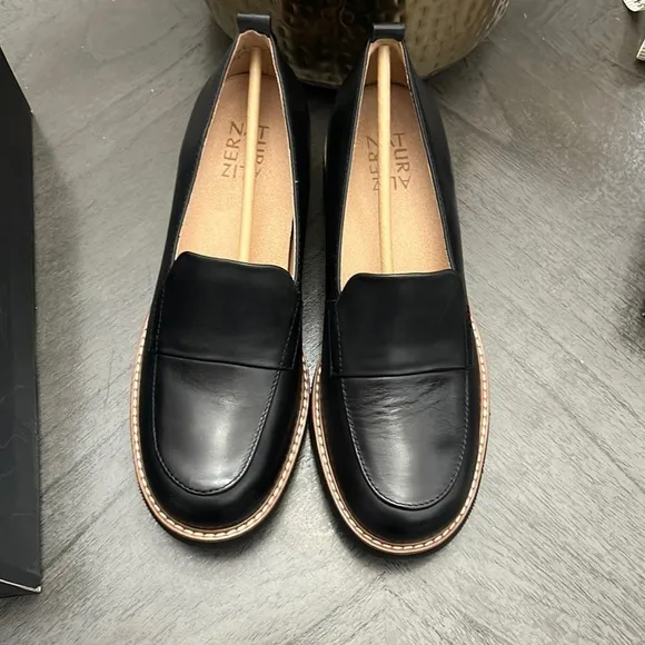NATURALIZER DARRY LUG SOLE LOAFER (WIDE)
