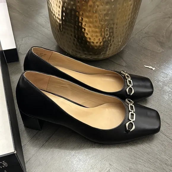 NATURALIZER Kyla Pumps (WIDE)