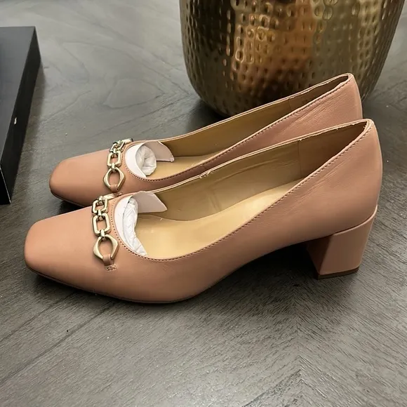 NATURALIZER Kyla Pumps