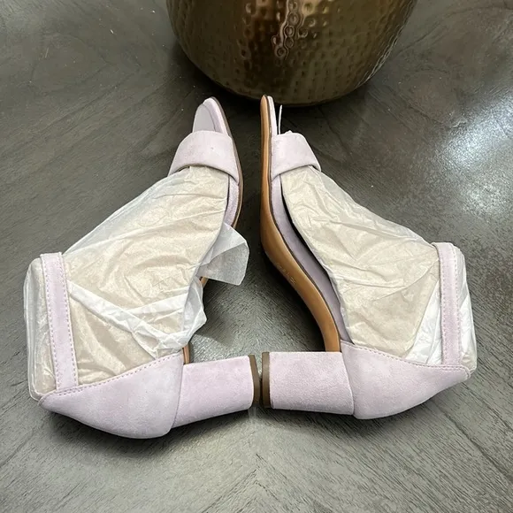 NATURALIZER Vera Ankle Strap Sandal In Iced Lilac (WIDE)