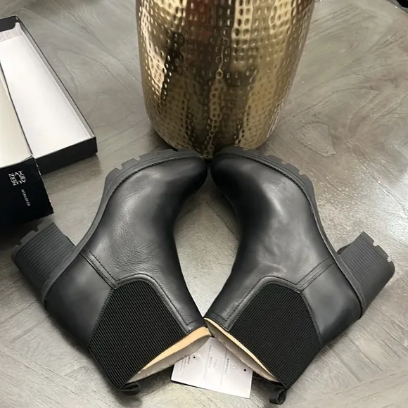 NATURALIZER Verney Waterproof Lug Sole Booties