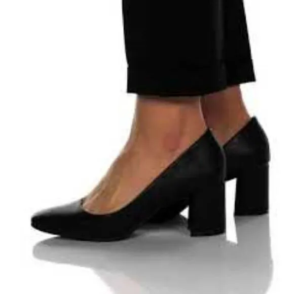 Naturalizer Warner Square Toe Pump (WIDE) size 8