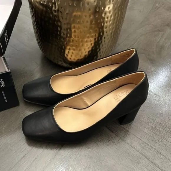 Naturalizer Warner Square Toe Pump (WIDE) size 8