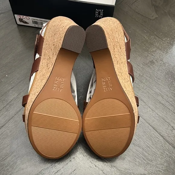 Naturalizer Women's Cynthia Wedge Sandal (WIDE)
