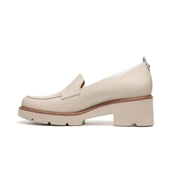 Naturalizer Women's Darry  Loafer