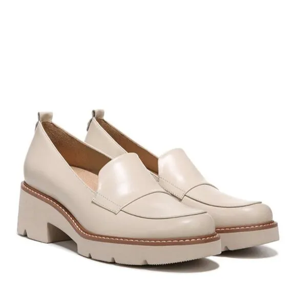 Naturalizer Women's Darry  Loafer