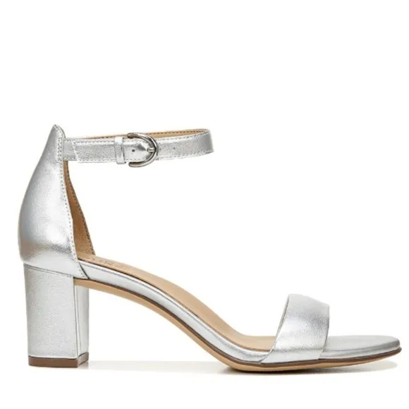 Naturalizer Women's Vera Dress Sandal Silver (WIDE)